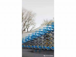 剪式高空作業(yè)車